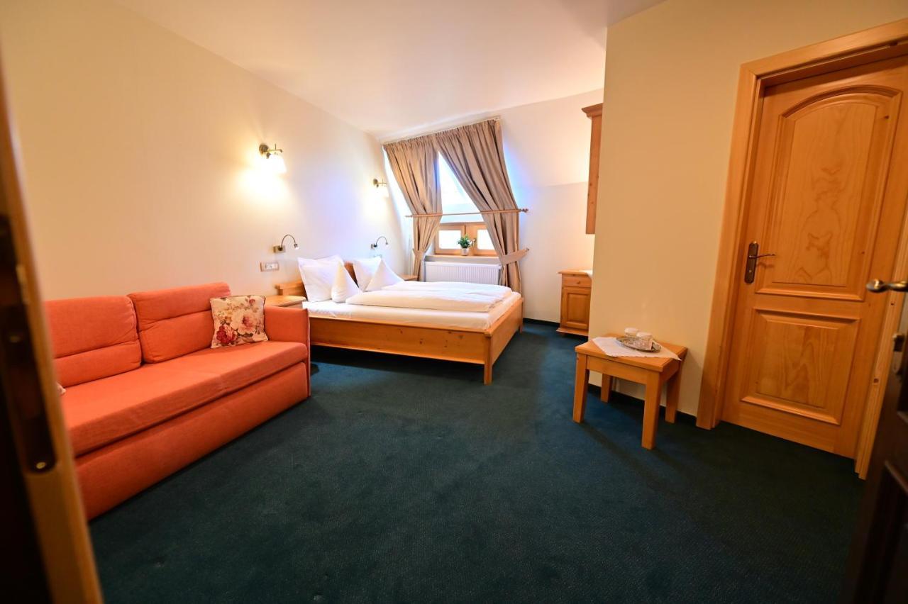 Natura Family Resort Avrig Exterior photo