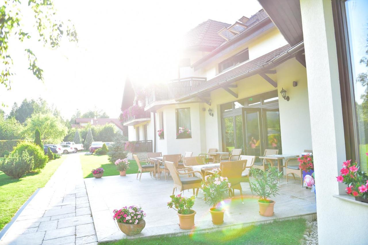 Natura Family Resort Avrig Exterior photo