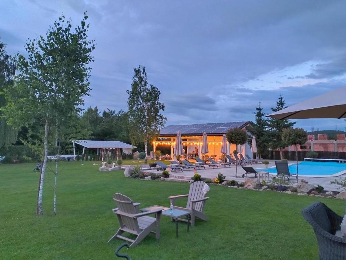 Natura Family Resort Avrig Exterior photo