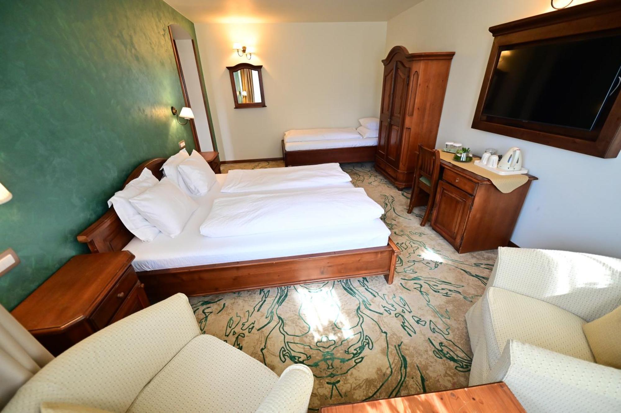 Natura Family Resort Avrig Exterior photo