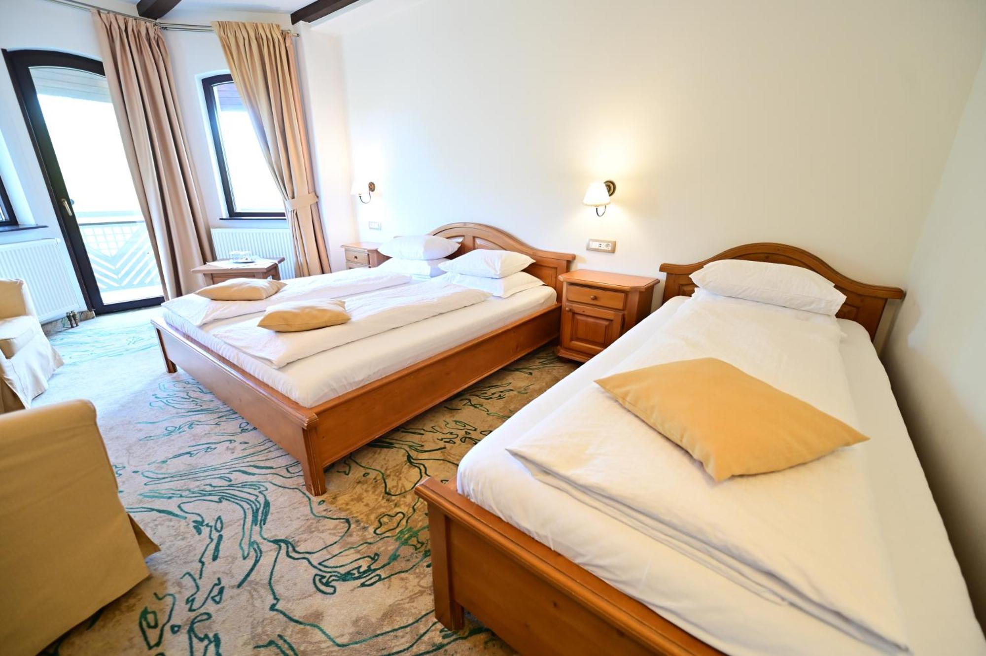 Natura Family Resort Avrig Exterior photo